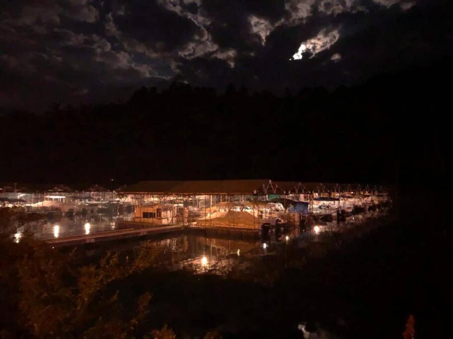 Cabin At The Cove At Watauga Lake Butler Esterno foto